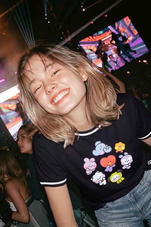 CAMISETAS DE BT21 MANGA CORTA NEGRO PARA NIÑA