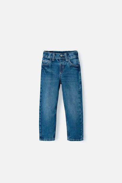 JEAN LITTLEMIC EN DENIM TONO MEDIO CINCO BOLSILLOS PARA NIÑO 2T A 5T