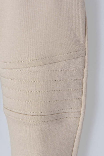 JOGGER DE LITTLEMIC CON CORDÓN CAQUI PARA BEBÉ NIÑO