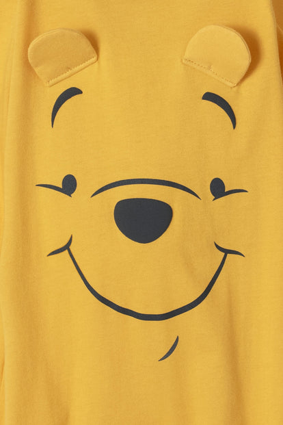 PIJAMA DE WINNIE THE POOH MOSTAZA MANGA LARGA PARA BEBÉ GÉNERO NEUTRO