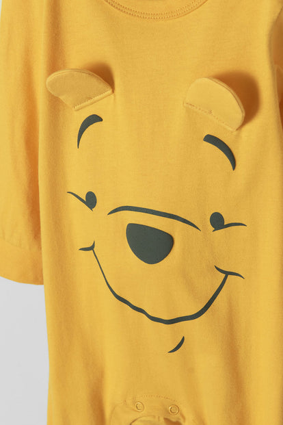 PIJAMA DE WINNIE THE POOH MOSTAZA MANGA LARGA PARA BEBÉ GÉNERO NEUTRO